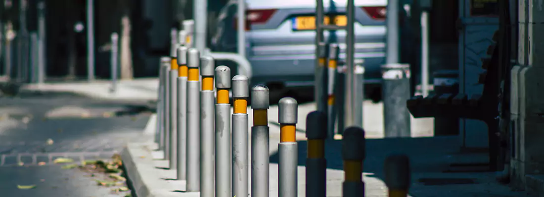 Safe and Convenient Retractable Barrier Column Systems for Properties in Lauderhill, FL